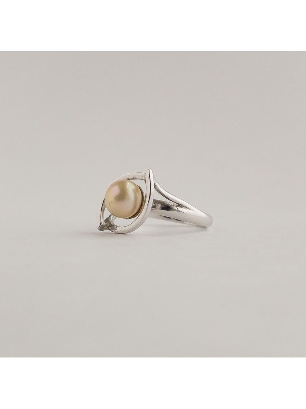 Sterling Silver Ring Solitaire White Cream Pearl Center Abstract Design Sz 6.75